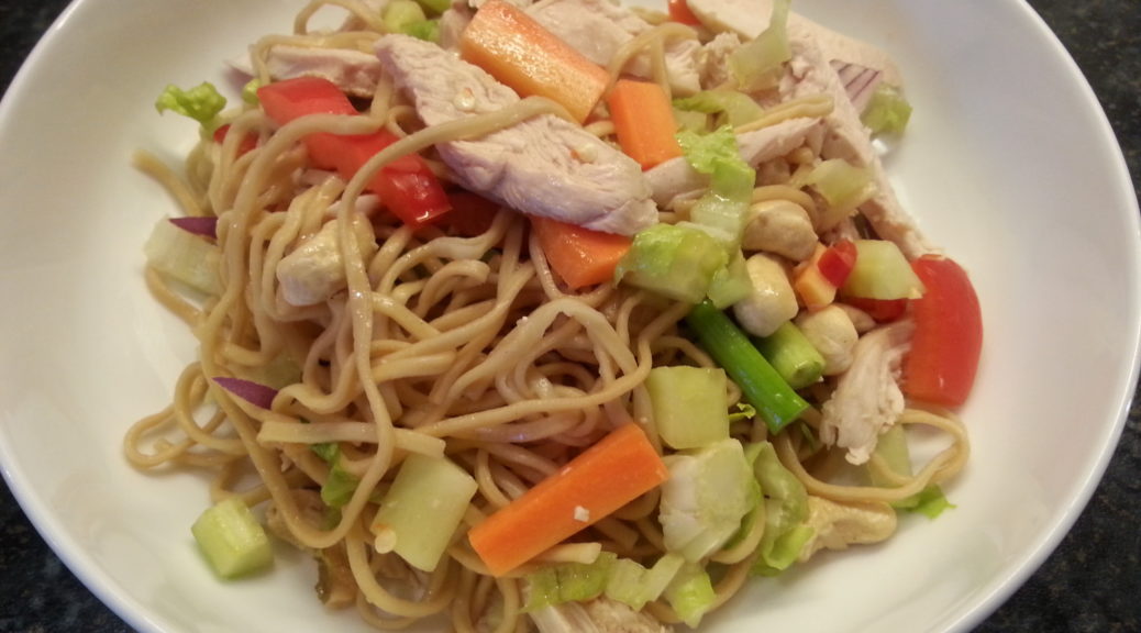 Thai chicken & prawn noodle salad – Loads of Recipes